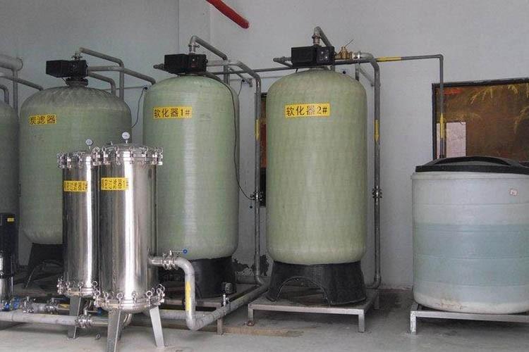 【探究】使用軟化水設(shè)備如何避免問題的出現(xiàn)？